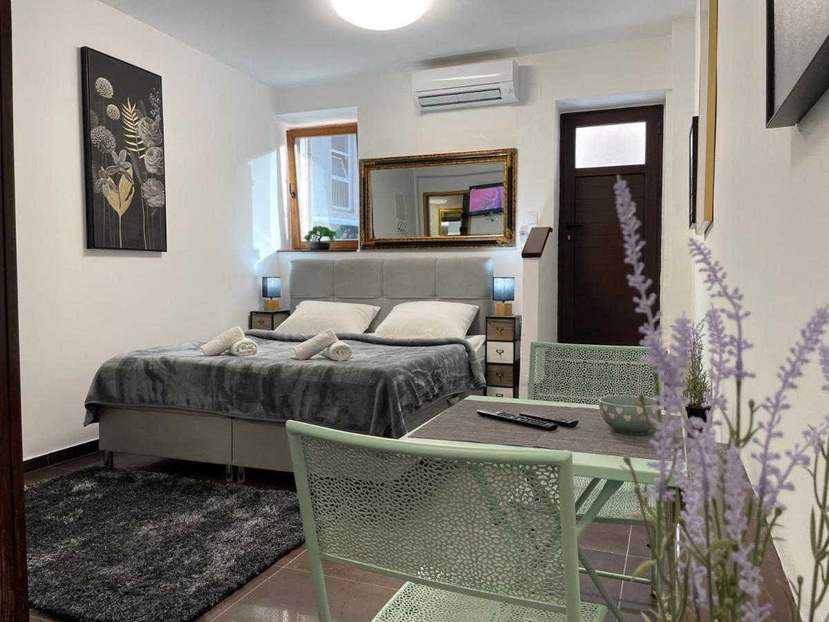 Tequila Apartments (Adults Only) ザダル エクステリア 写真